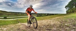 rober smith biking up hill
